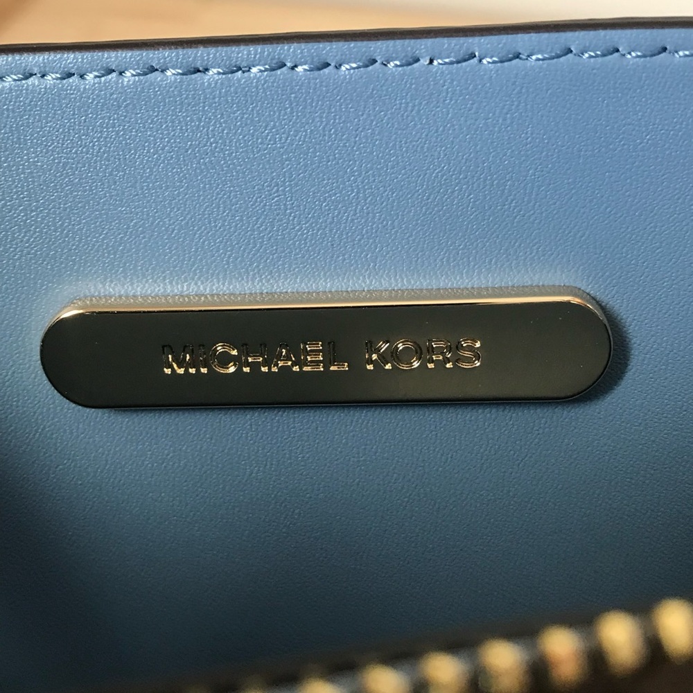 🌼Michael Kors Purse - Picture 12 of 14